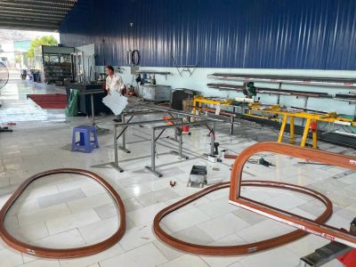 thi công ,lắp đặt nhôm xingfa uốn cong