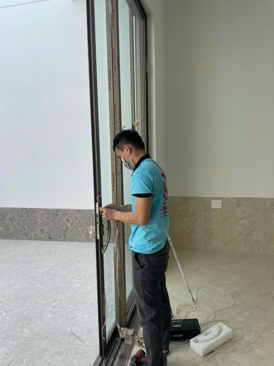 CỬA LÙA 3 RAY NHÔM XINGFA HỆ 93